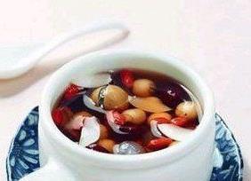 大枣和枸杞功效（大枣和枸杞功效一样吗）