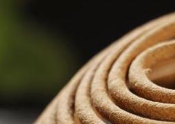 点燃檀香的功效与作用（点燃檀香的功效与作用及禁忌家中点）