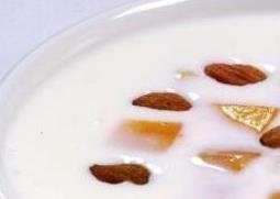 哪些人适合喝酸奶（哪些人适合喝酸奶饮品）