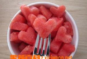 吃西瓜有什么好处 喜欢吃西瓜有什么好处