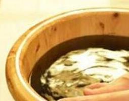 艾叶泡脚能治风湿吗 艾叶泡脚能治风湿吗?