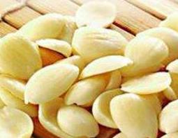 去皮桃仁的功效与作用 带皮桃仁和去皮桃仁的功效