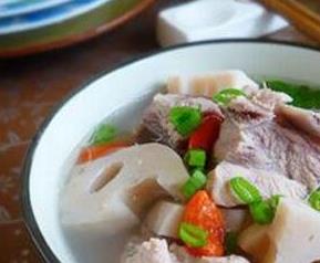 喝莲藕排骨汤的功效与作用 喝莲藕排骨汤的功效与作用禁忌