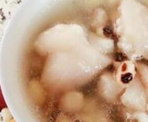 白豆猪蹄汤的功效与作用（大白豆猪蹄汤的功效与作用）