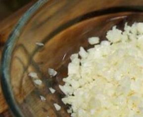 西班牙大蒜酱如何做好吃（西班牙大蒜酱如何做好吃视频）