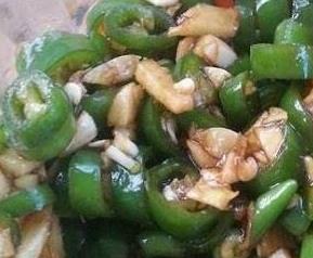 怎样腌制辣椒（怎样腌制辣椒放一年都不坏）