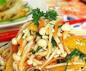 凉拌金针菇的功效和作用（凉拌金针菇的功效和作用禁忌）