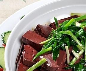 猪血怎么做好吃（猪血怎么做好吃家常做法）