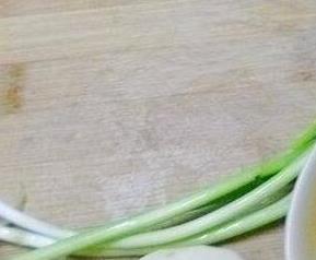 土豆和鸡蛋能一起吃吗(早上土豆和鸡蛋能一起吃吗)