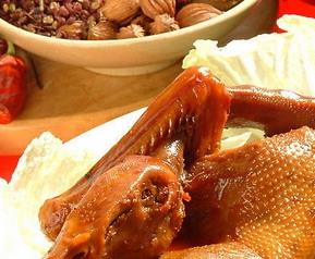 鸭肉的功效与作用（鸭肉的功效与作用及营养价值）