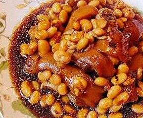 猪蹄和黄豆能一起吃吗（猪蹄和黄豆能一起吃吗）