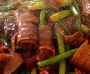 吃牛大肠的好处有哪些（吃牛大肠有什么好处）