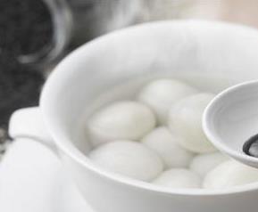 芝麻汤圆的热量是多少(芝麻汤圆的热量是多少大卡)