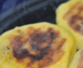 玉米面菜饼子 玉米面菜饼子的做法家常