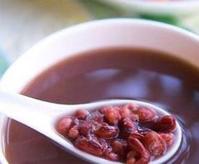 红豆薏米煮水喝的功效 红豆薏米煮水喝的功效与作用