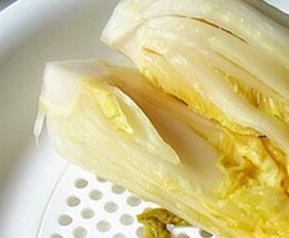 酸菜的腌制方法 酸菜的腌制方法和配料视频教程