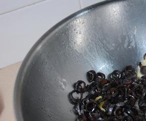 木耳牛皮包病的防治方法(木耳牛皮包病的防治方法有哪些)