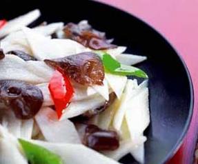 黑木耳发生烂棒怎么办（烂木头上长黑木耳能吃吗）