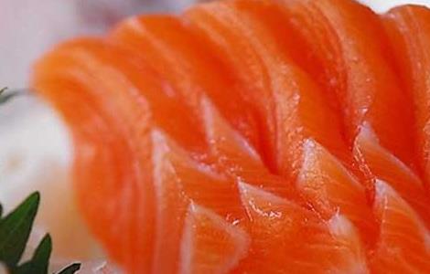 三文鱼的功效与作用 生吃三文鱼的功效与作用
