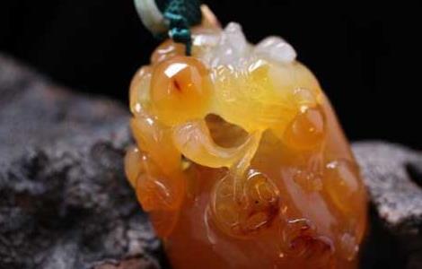 玉髓是什么宝石（玉髓是什么宝石做的）