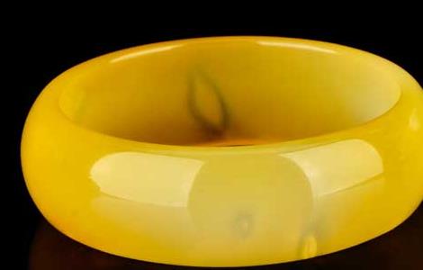 黄玉髓的功效与作用 黄玉髓的功效与作用佩戴禁忌