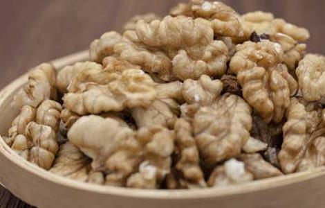 核桃仁的功效与作用 核桃仁的功效与作用及食用方法