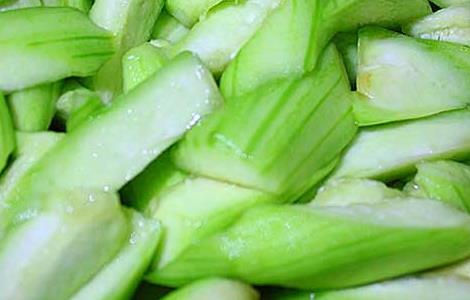 产妇可以吃丝瓜吗 产妇可以吃丝瓜吗月子里