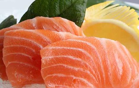 三文鱼不能和什么一起吃