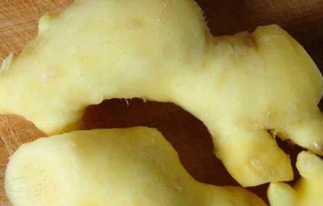 生姜擦头皮的正确方法（生姜擦头皮的正确方法图片）