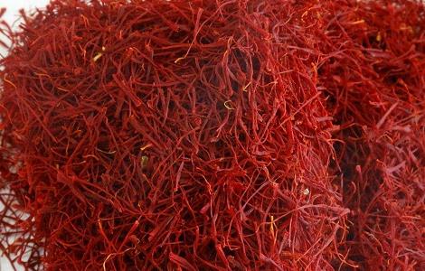 藏红花泡水喝的禁忌和注意事项(藏红花泡水喝的及禁忌)