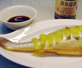 清炸黄鱼怎么做(怎样做炸黄鱼)
