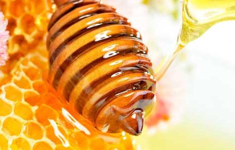 喝蜂蜜水的好处和坏处 男性喝蜂蜜水的好处和坏处