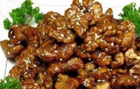 琥珀核桃仁的两种常见做法（琥珀核桃仁最简单的做法）