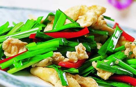 韭菜炒鸡蛋的做法（豆芽韭菜炒鸡蛋的做法）