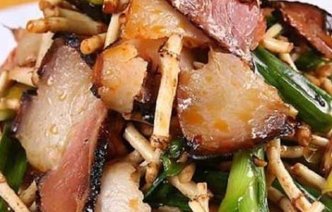 折耳根炒腊肉的做法(折耳根炒腊肉的做法贵州)