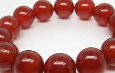 红玛瑙的功效与作用(红玛瑙的功效与作用,适合女性戴吗)