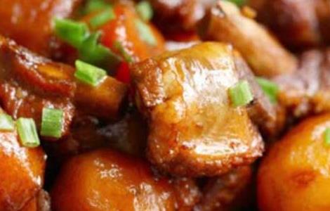 土豆炖牛肉的做法