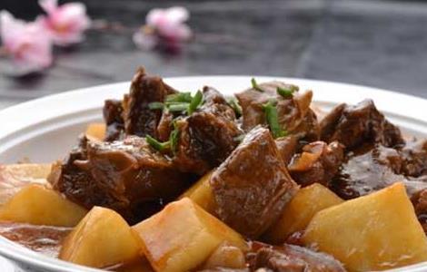 土豆炖牛肉