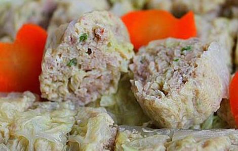 蒸白菜卷的家常做法(怎样蒸白菜卷)