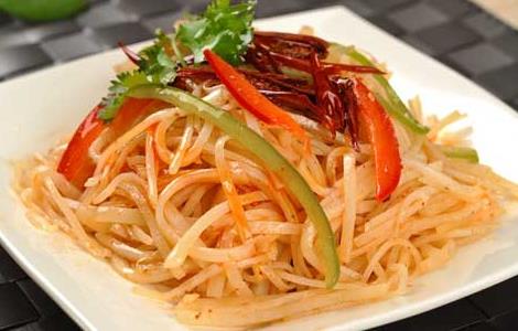 凉拌土豆丝的家常做法(凉拌土豆丝的家常做法视频)