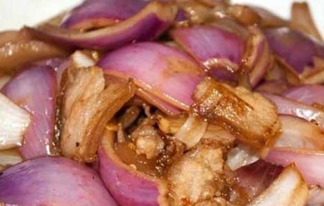 洋葱炒肉的功效及做法（洋葱炒肉的功效及做法大全）