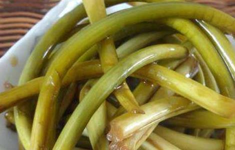 家常蒜苔的腌制方法(家常蒜苔的腌制方法视频)