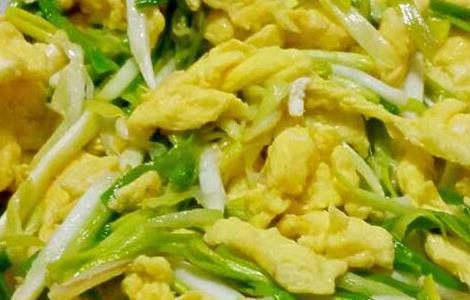 蒜薹炒鸡蛋的功效及做法（炒鸡蛋蒜薹的家常做法）