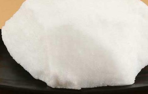 樟脑的功效与作用（樟脑的功效与作用及用量）