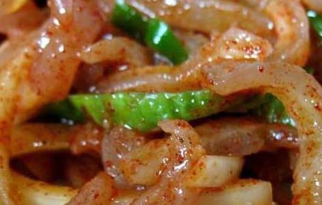 凉拌猪皮的功效及做法（凉拌猪皮的功效及做法窍门）