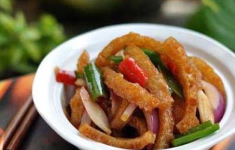 酸辣猪皮的功效及做法（酸辣猪皮的功效及做法视频）