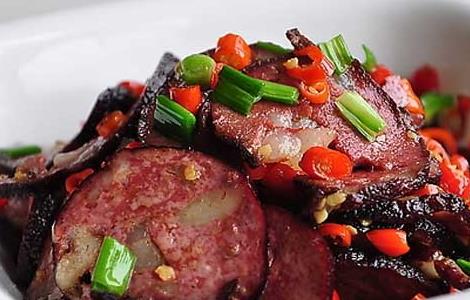 猪血丸子的功效及做法(猪血丸子的详细做法)