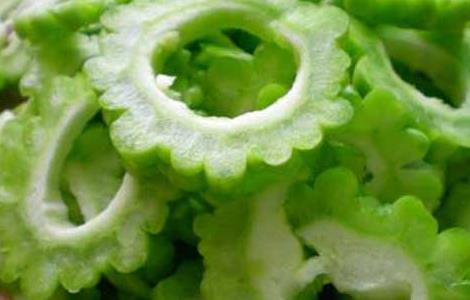 苦瓜怎么吃减肥效果好(苦瓜怎么吃减肥效果好呢)