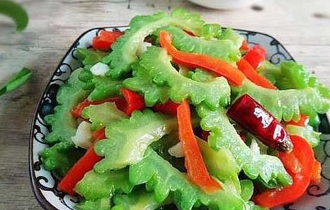 苦瓜的减肥功效及食谱（苦瓜的减肥功效及食谱窍门）