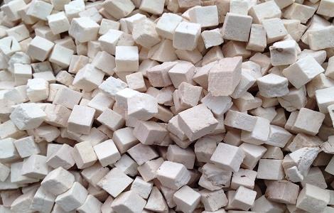 茯苓泡水喝的功效和禁忌（茯苓泡水喝的功效和禁忌症）